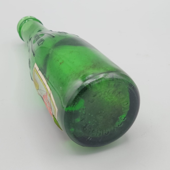 Vintage Embossed Canada Dry  bottle - Picture 5 of 5